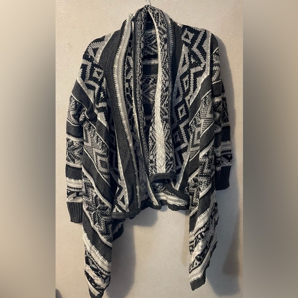 Old Navy Sweaters - Old Navy Draped Cardigan Grey Size Medium